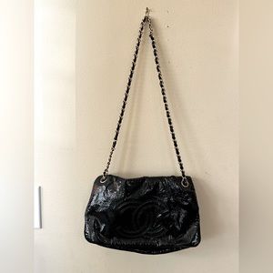 Black CHANEL Rock and Chain Handbag
